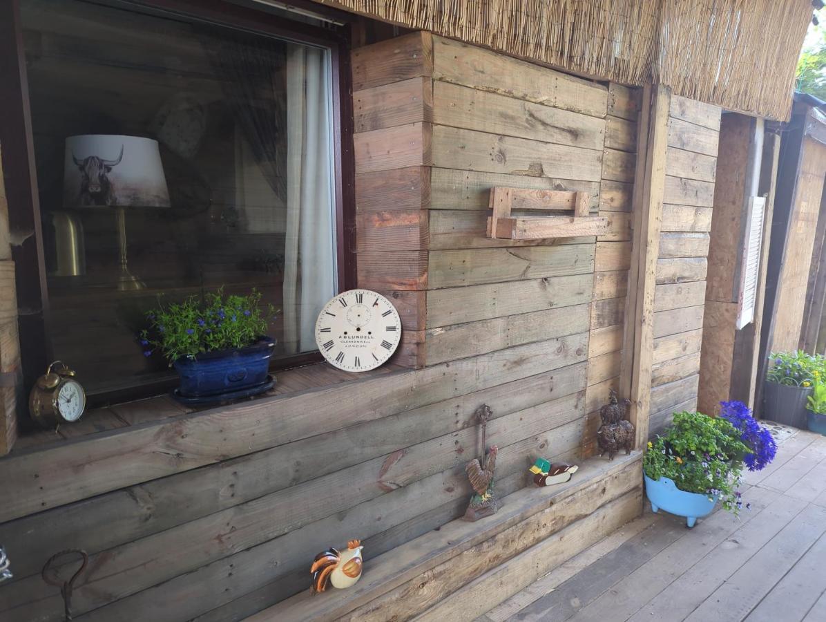 The Old Hay Barn Apartment Bursledon Bagian luar foto